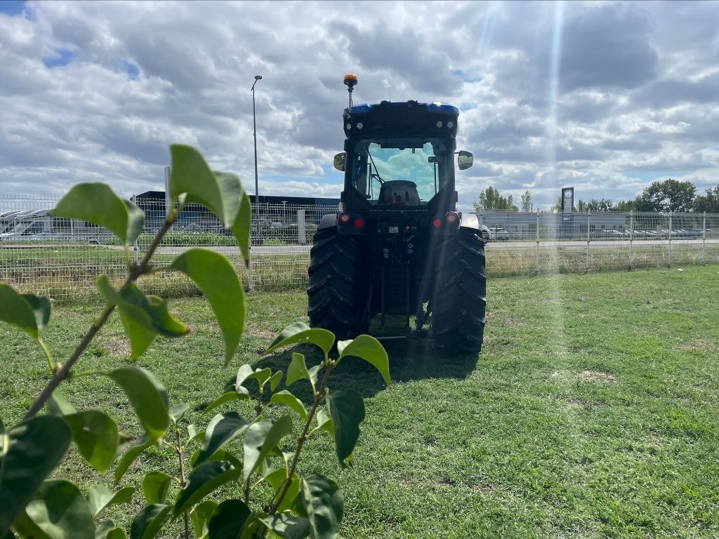 Tracteur NEW HOLLAND T4.100F - photo slide 12