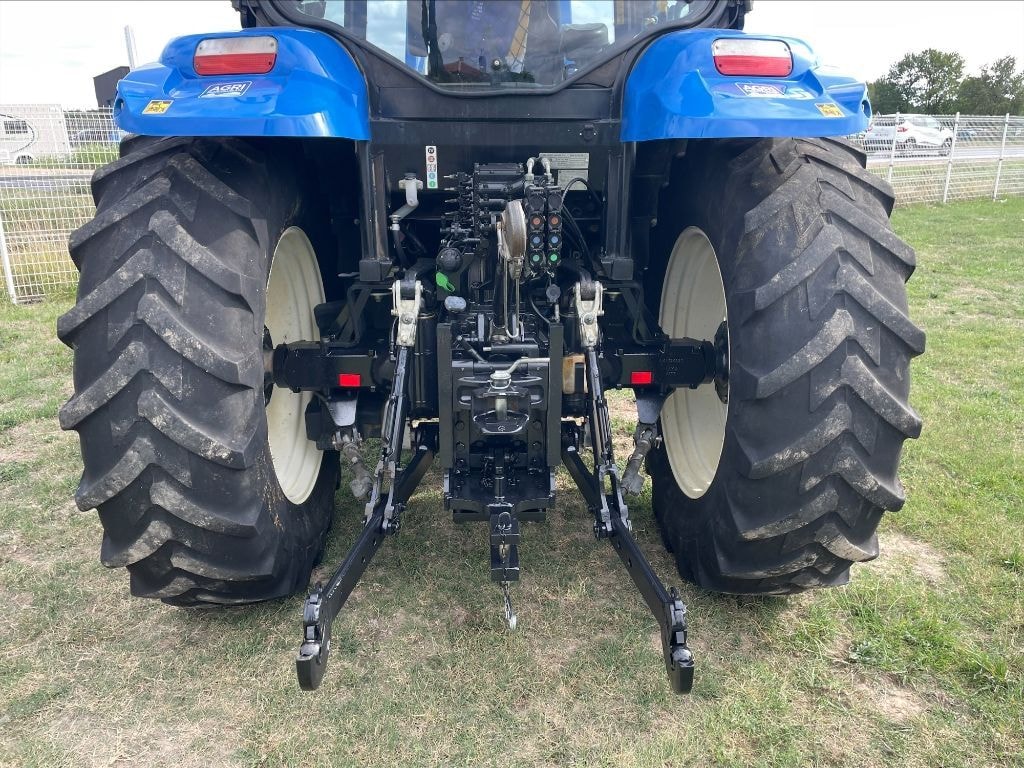 Tracteur chargeur NEW HOLLAND T6.155 - photo slide 7