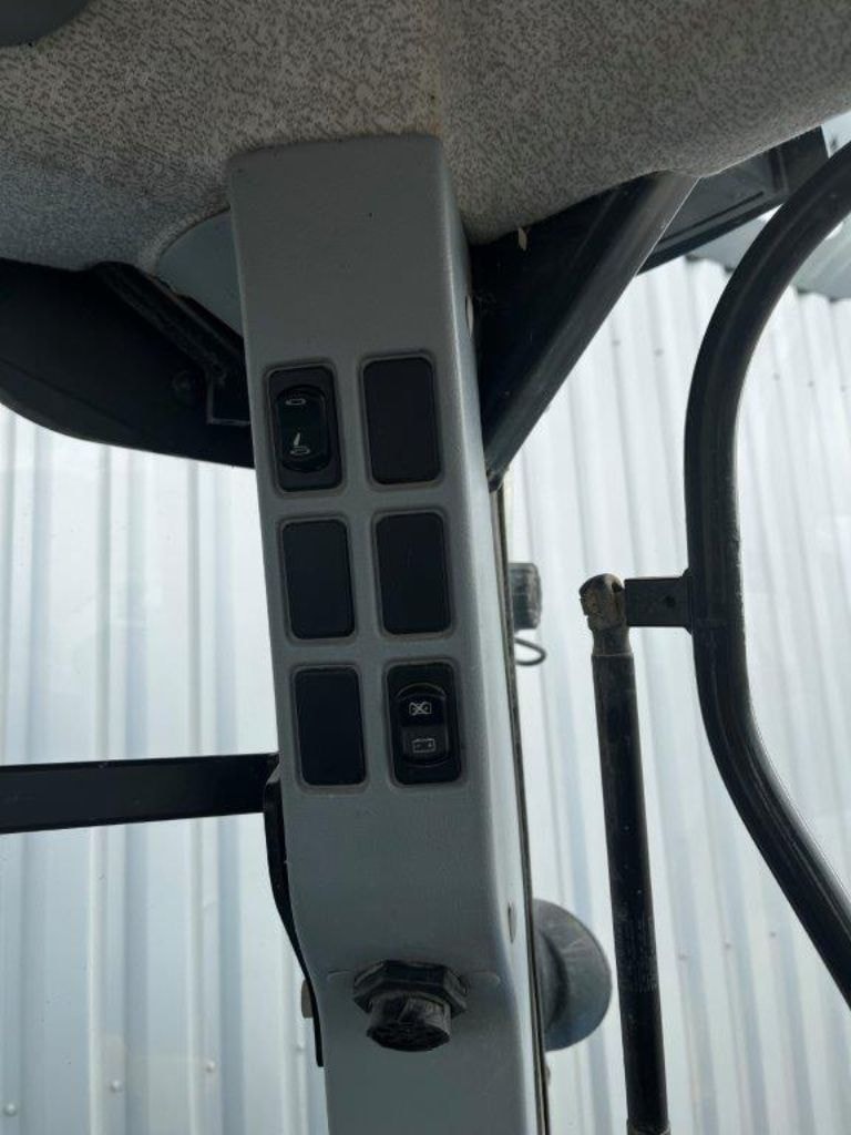 Tracteur NEW HOLLAND T7.210 AC - photo slide 12