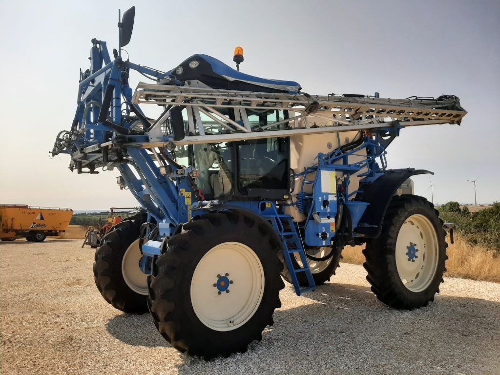 Pulverisateur automoteur MATROT Helios M 24 D - photo slide 24