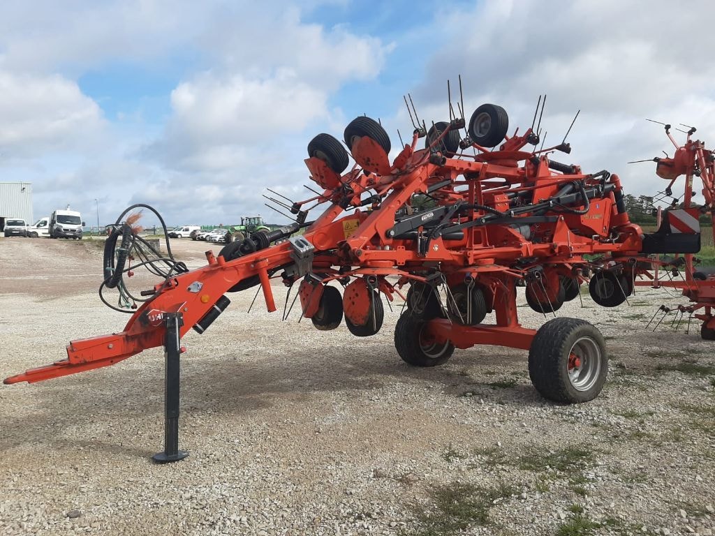 Faneuse KUHN GF 13012 T - photo slide 1