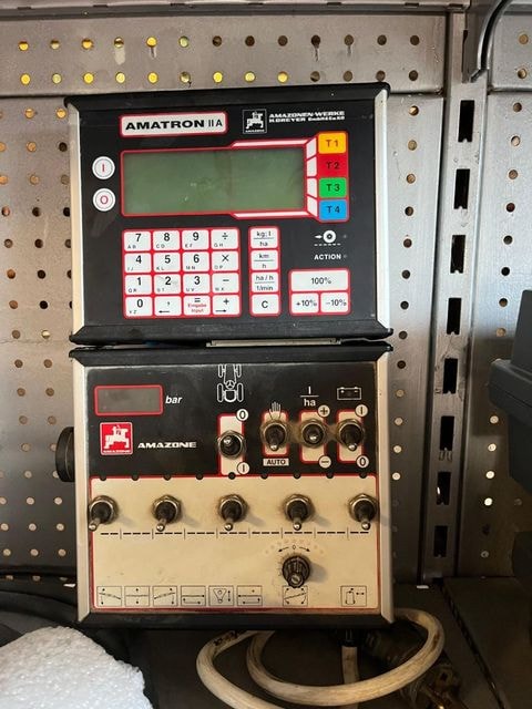Pulverisateur AMAZONE Uf1200 - photo slide 13