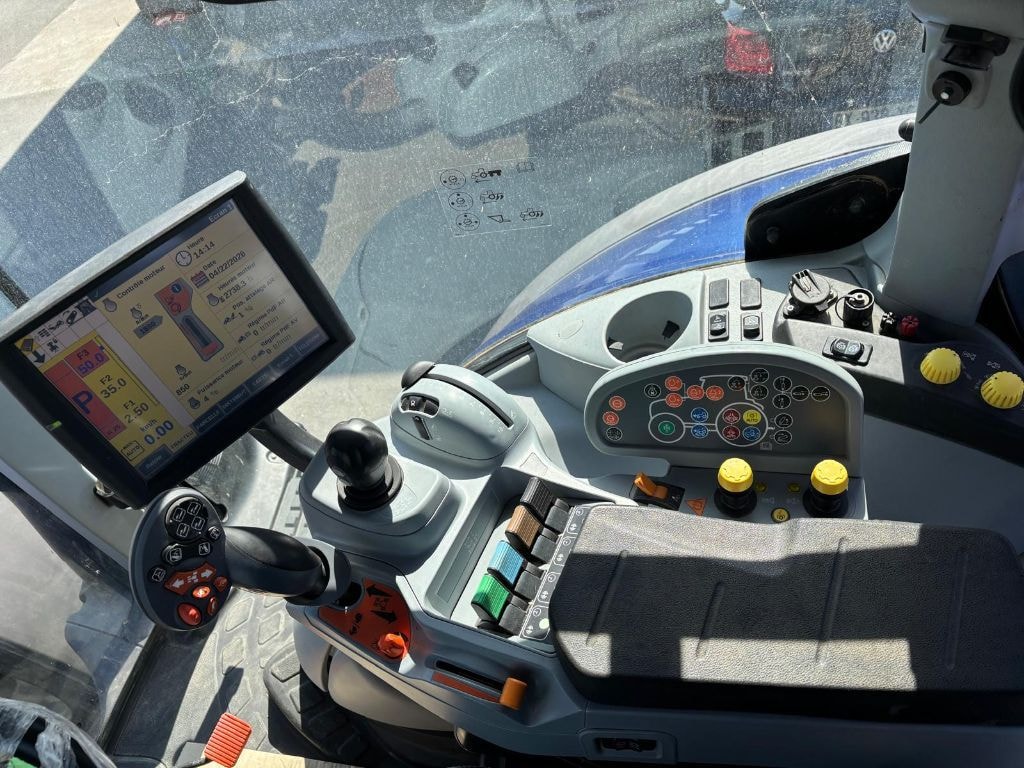 Tracteur NEW HOLLAND T7-315 - photo slide 23