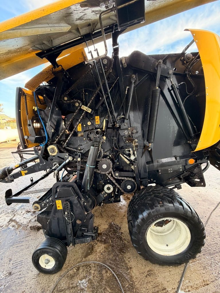 Presse balles rondes NEW HOLLAND Roll belt 150 - photo slide 5