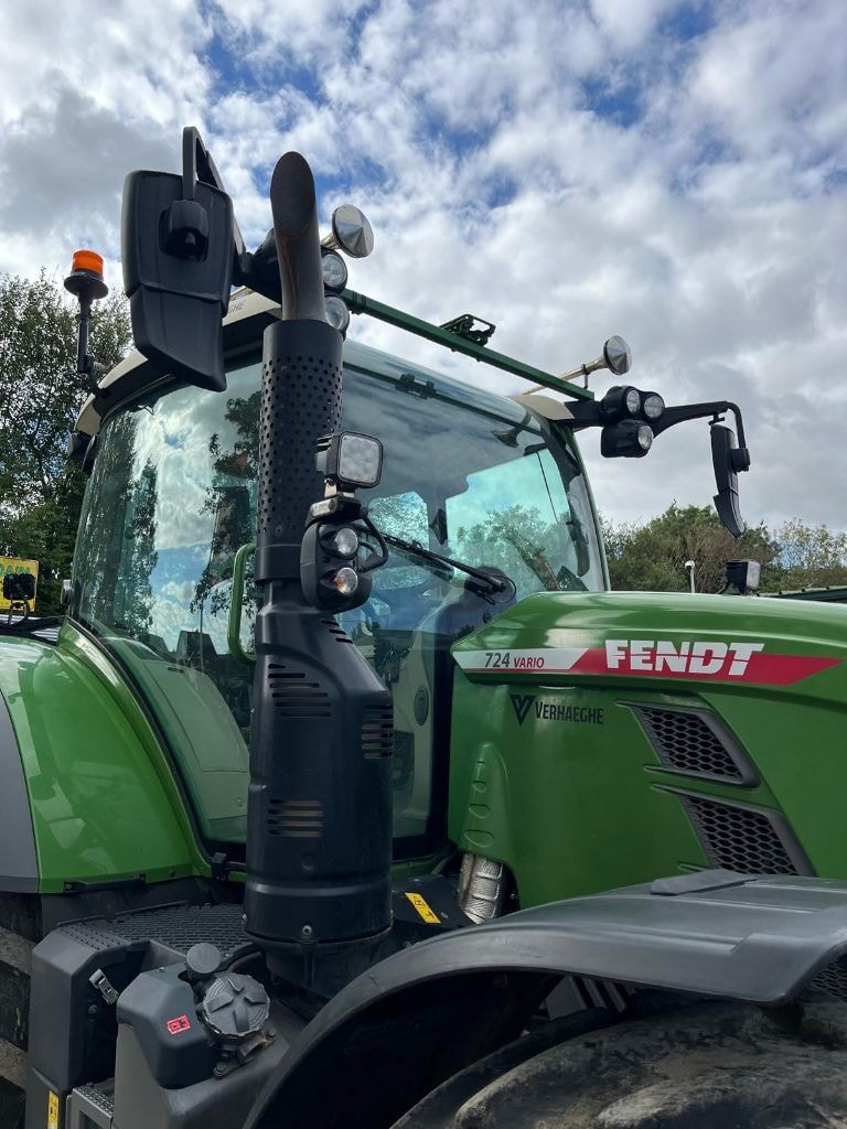 Tracteur FENDT 724 VARIO POWER - photo slide 8