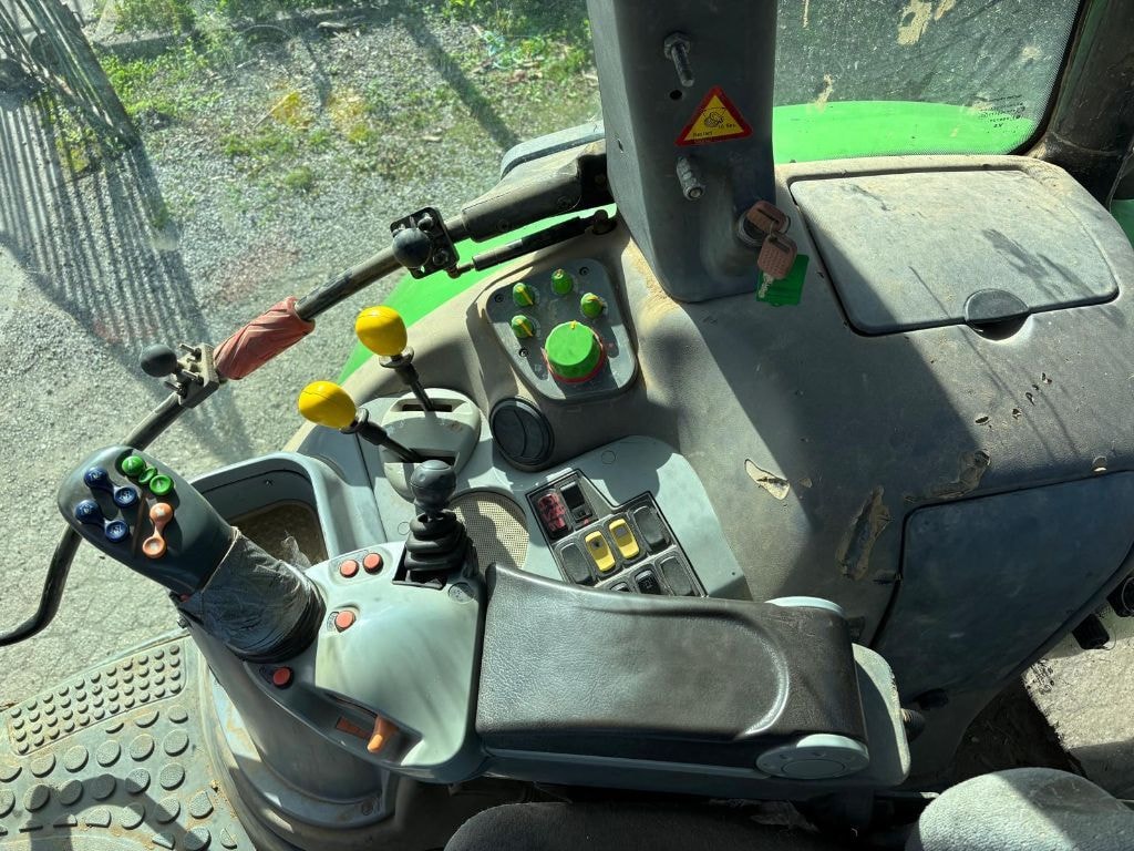 Tracteur DEUTZ FAHR AGROTRON TTV 620 - photo slide 25