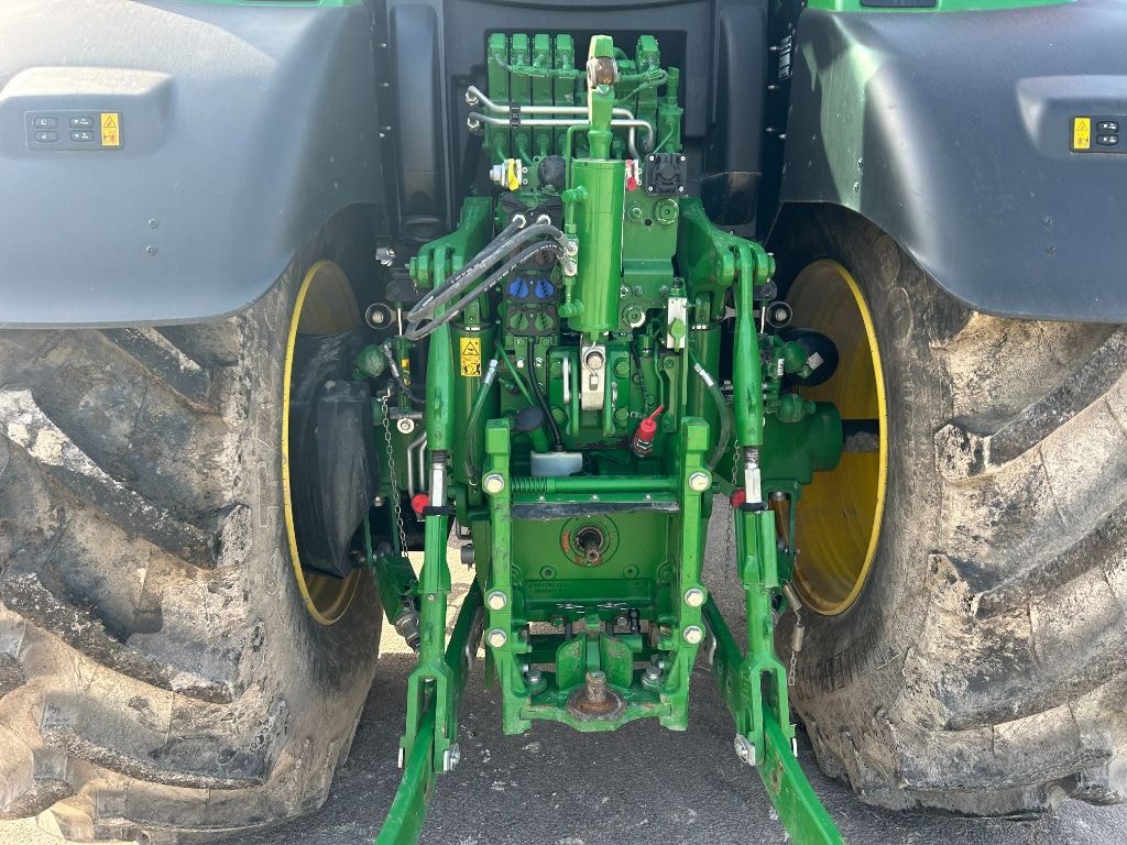 Tracteur JOHN DEERE 6R215 - photo slide 6