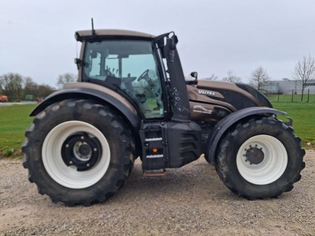Tracteur VALTRA T174 - photo slide 4