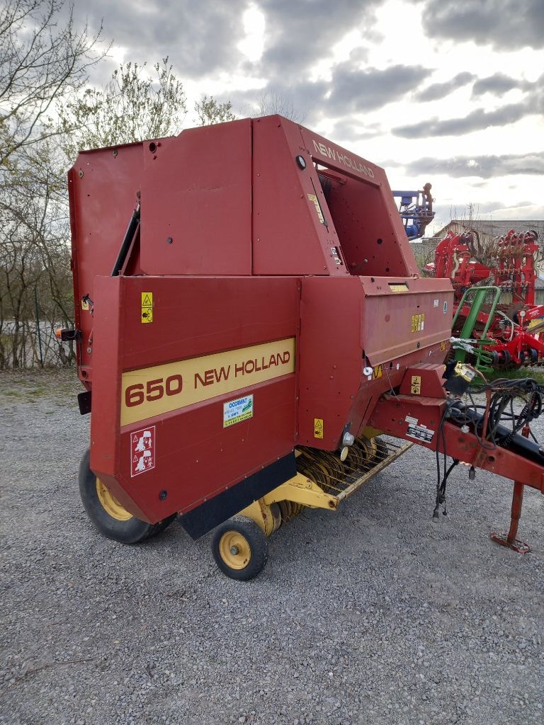 Presse balles rondes NEW HOLLAND 650 - photo slide 3