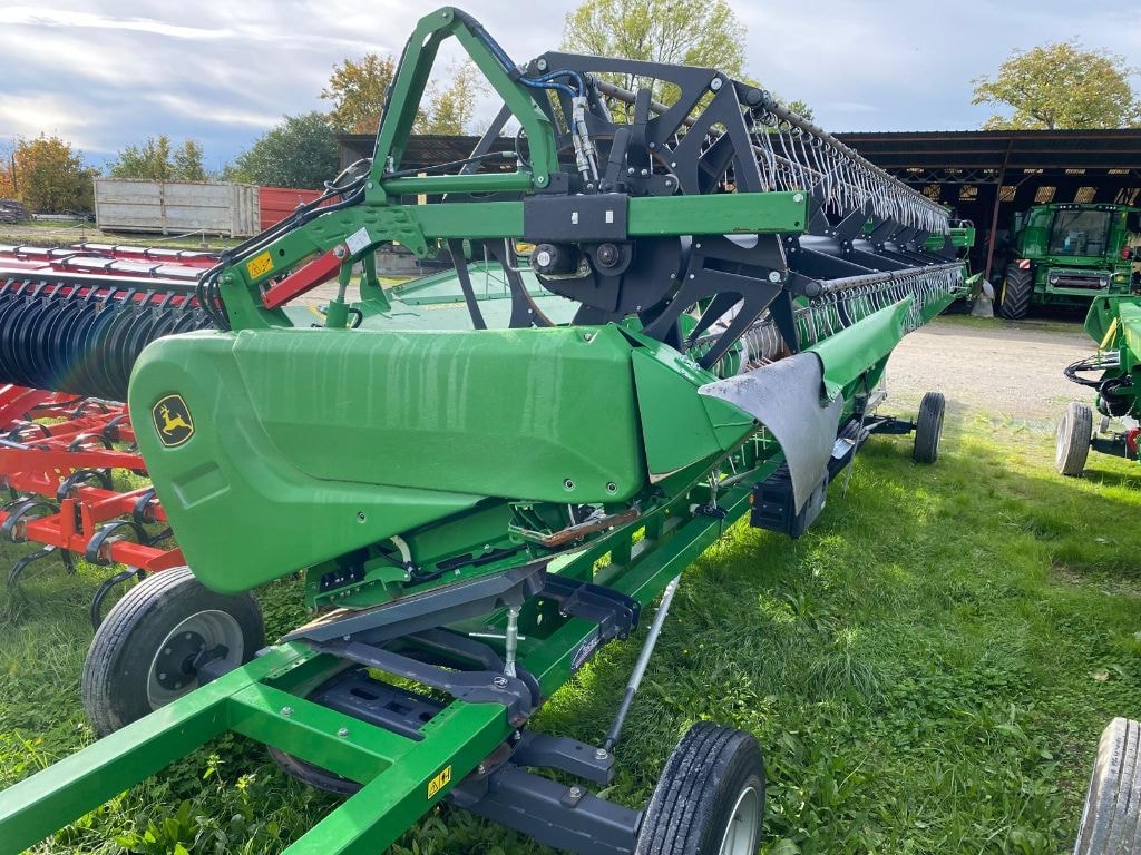 Moissonneuse JOHN DEERE T 560 HM - photo slide 13