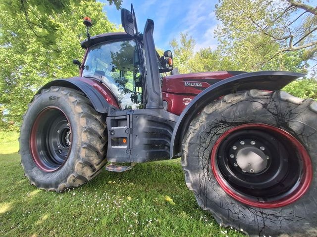 Tracteur VALTRA T215 - photo slide 4