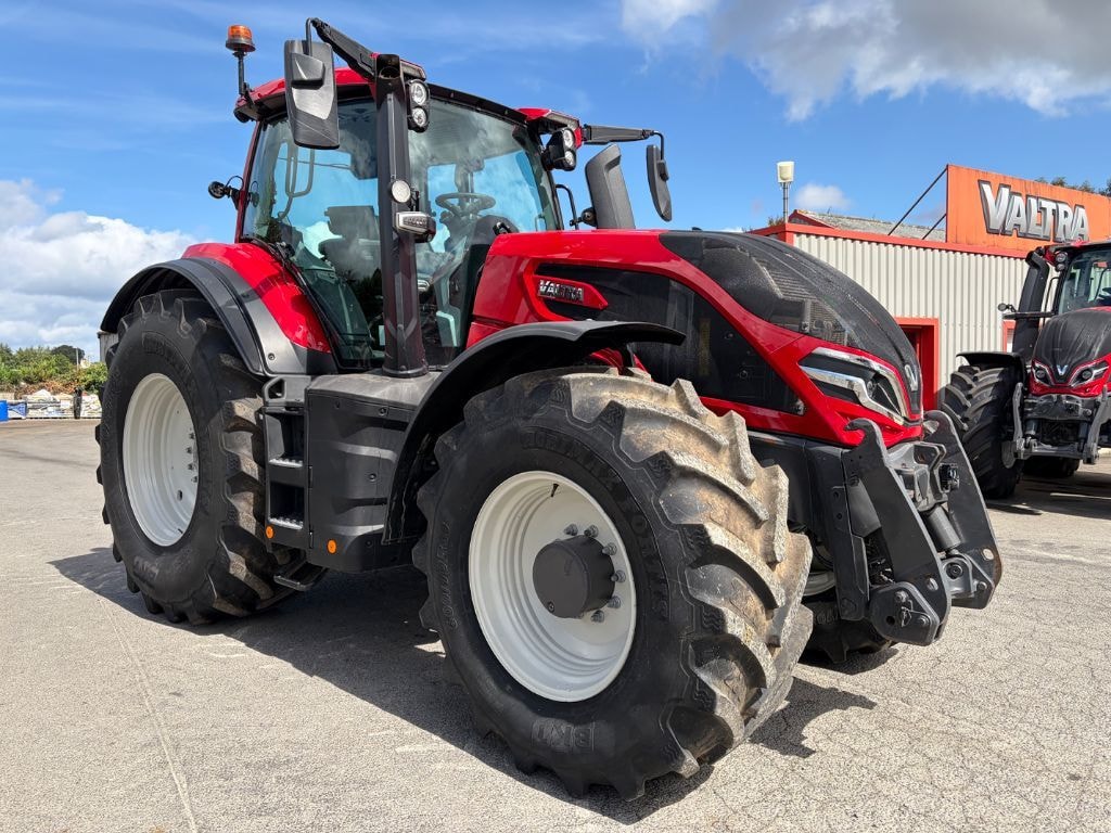 Tracteur VALTRA Q245 - photo slide 2