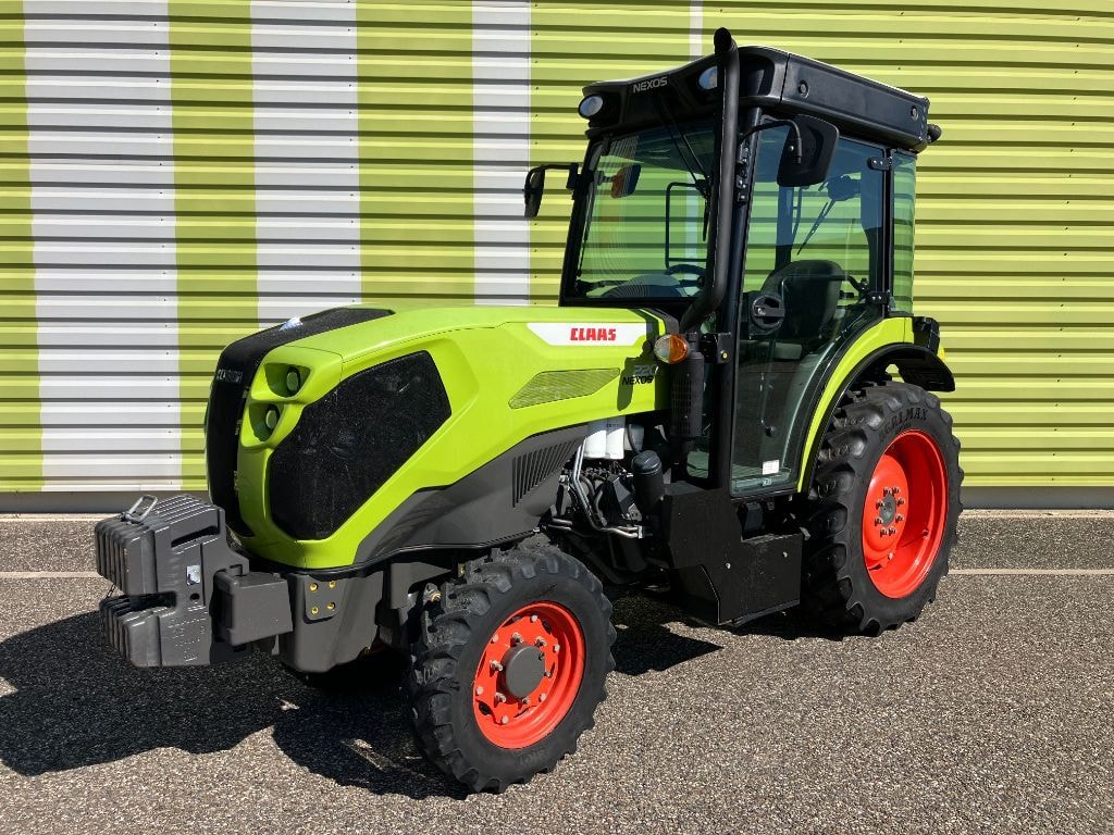 Tracteur etroit CLAAS NEXOS 220 S - photo slide 1