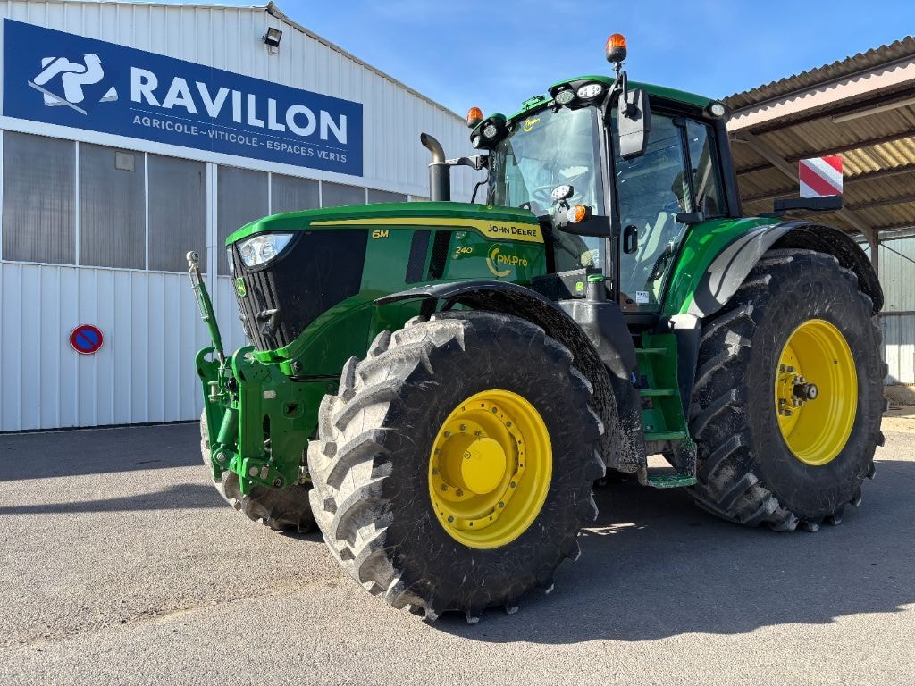 Tracteur JOHN DEERE 6M240 - photo slide 1