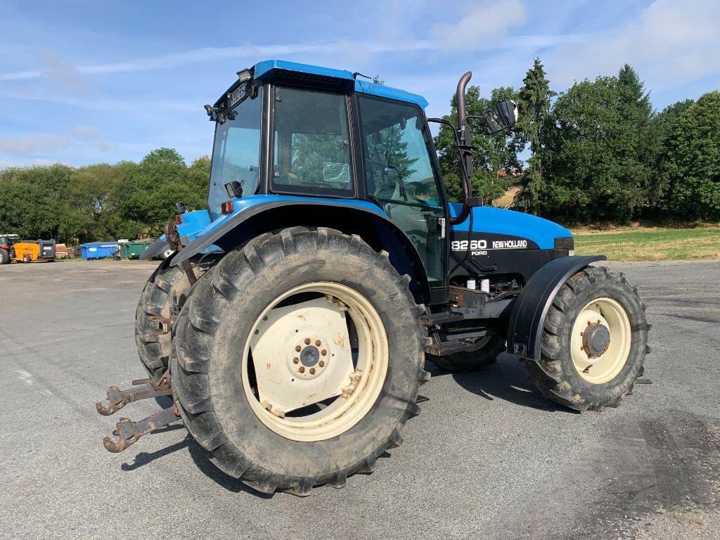 Tracteur NEW HOLLAND 8260 - photo slide 8