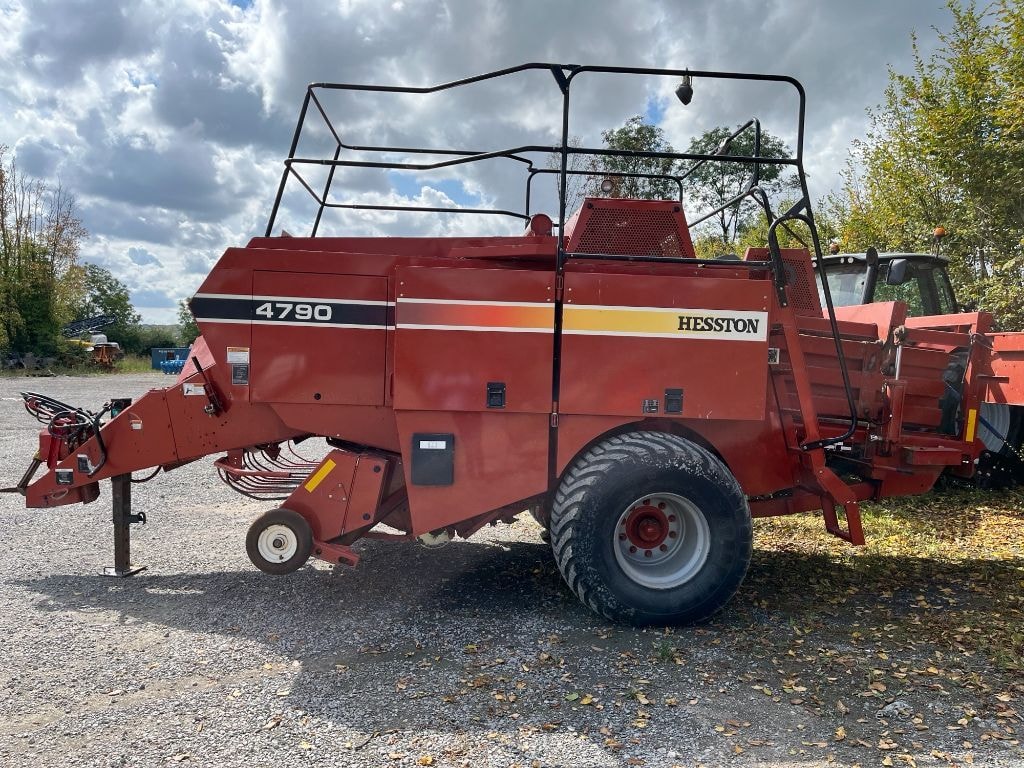 Presse haute densite HESSTON 4790 - photo slide 7