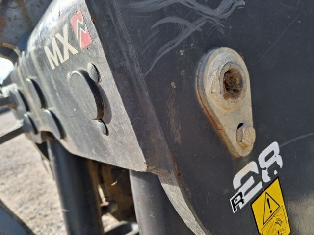 Tracteur VALTRA T144H - photo slide 10