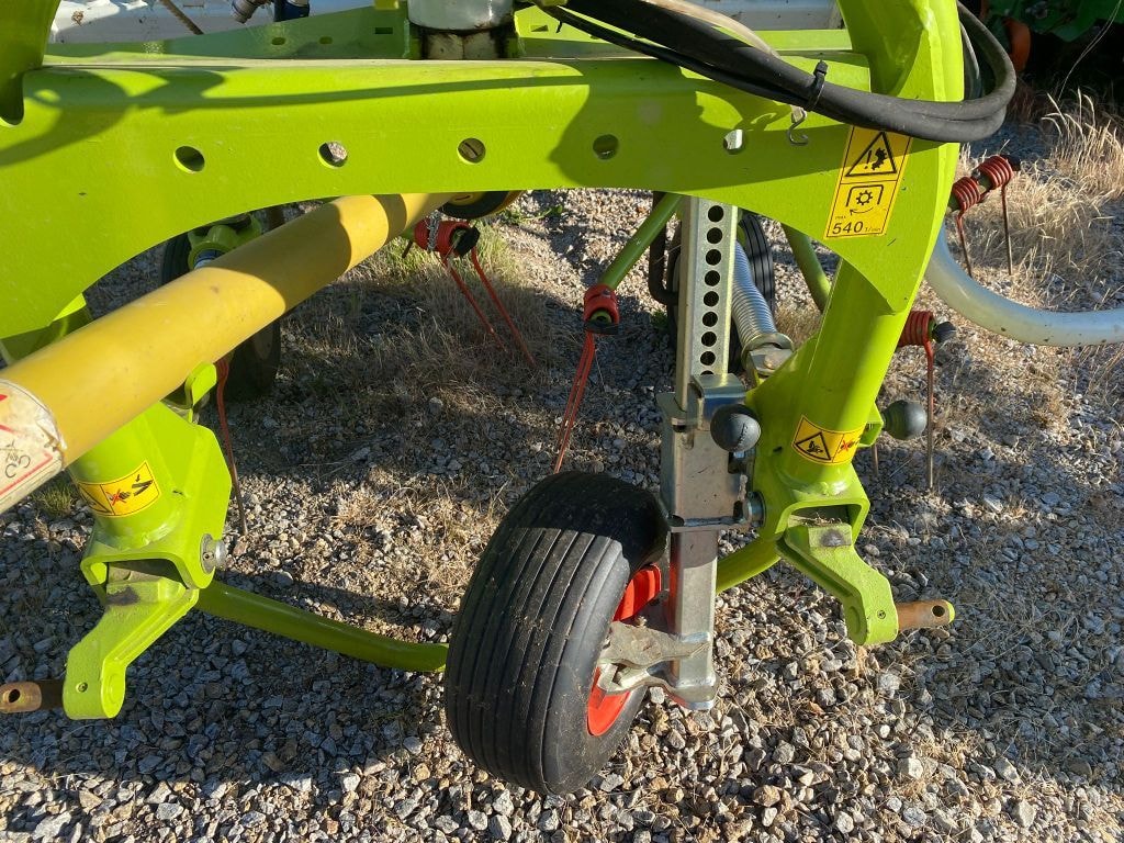 Faneuse CLAAS VOLTO 700 - photo slide 7