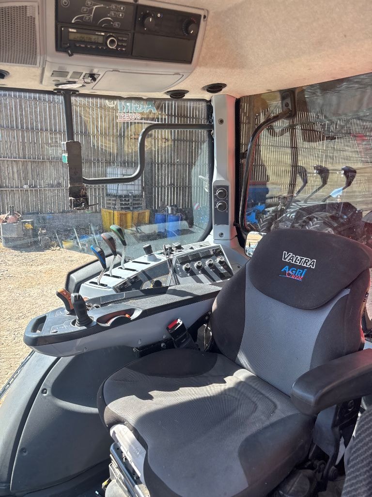 Tracteur VALTRA T195 active - photo slide 5