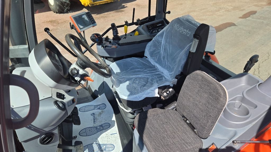 Tracteur chargeur KUBOTA M7-152 - photo slide 3