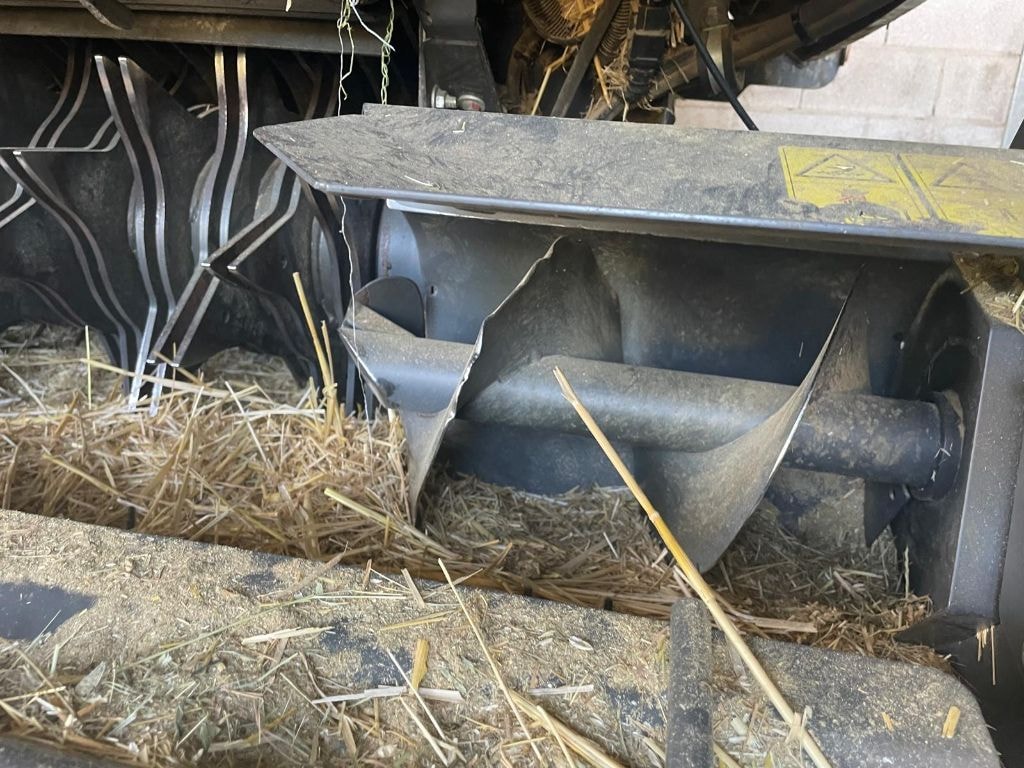 Presse balles rondes CLAAS 465 RC  - photo slide 3