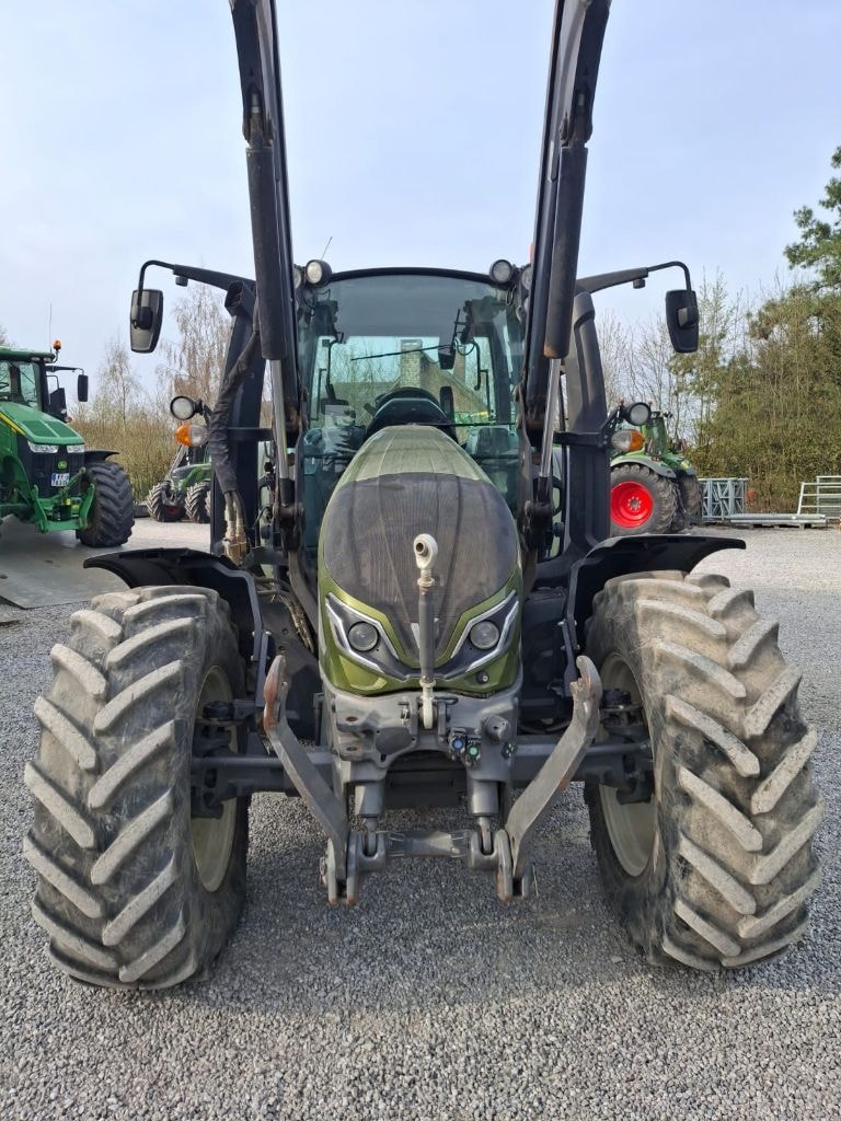 Tracteur VALTRA G135 - photo slide 4