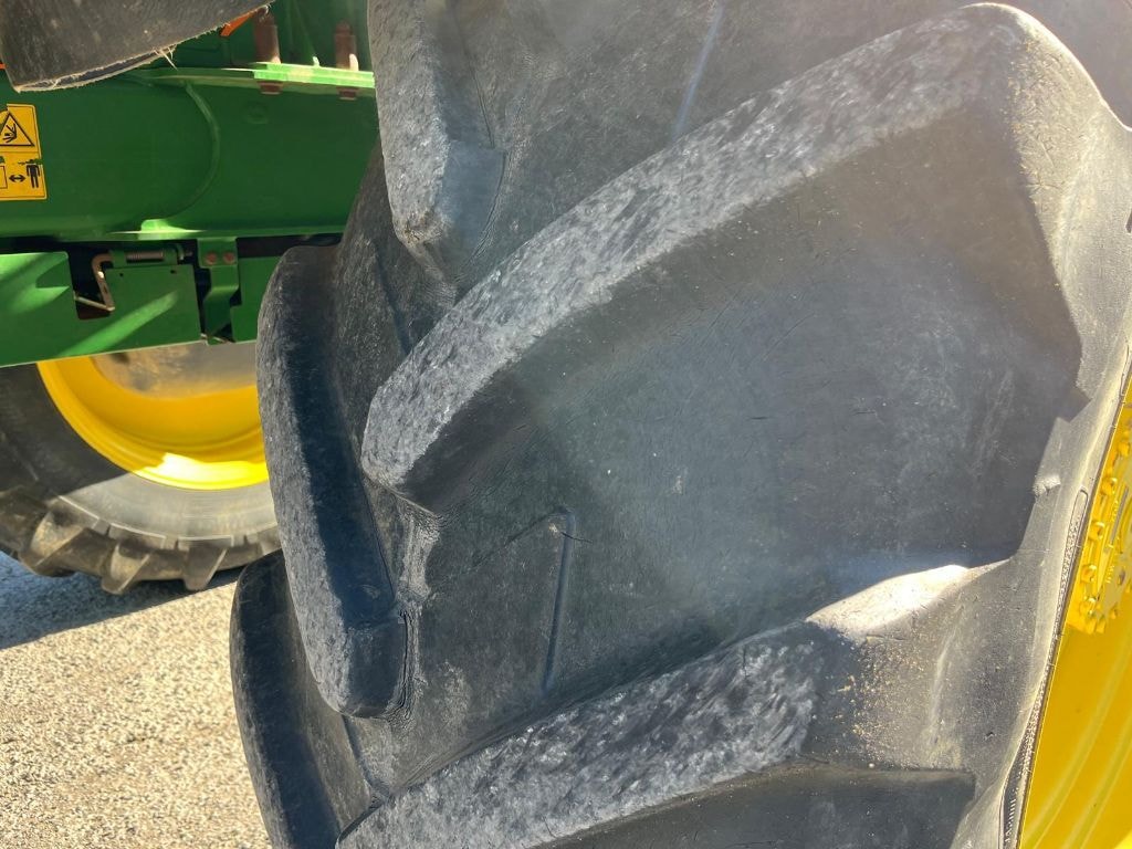 Pulverisateur automoteur JOHN DEERE R4040i - photo slide 14
