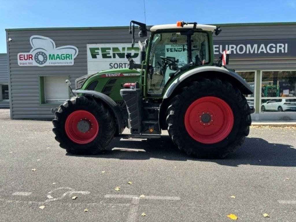 Tracteur FENDT 716 VARIO POWER + - photo slide 1