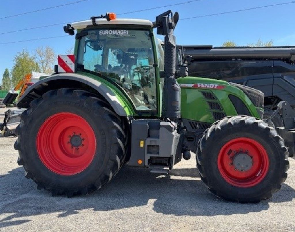 Tracteur FENDT 716 VARIO POWER + - photo slide 2