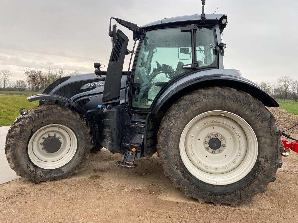 Tracteur VALTRA T234 - photo slide 4
