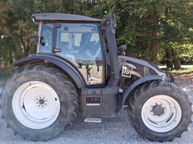 Tracteur chargeur VALTRA G105H  - photo slide 4
