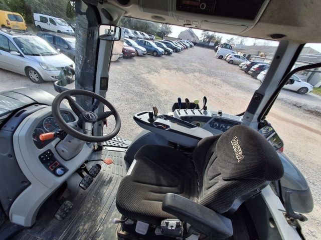 Tracteur VALTRA T144H - photo slide 15