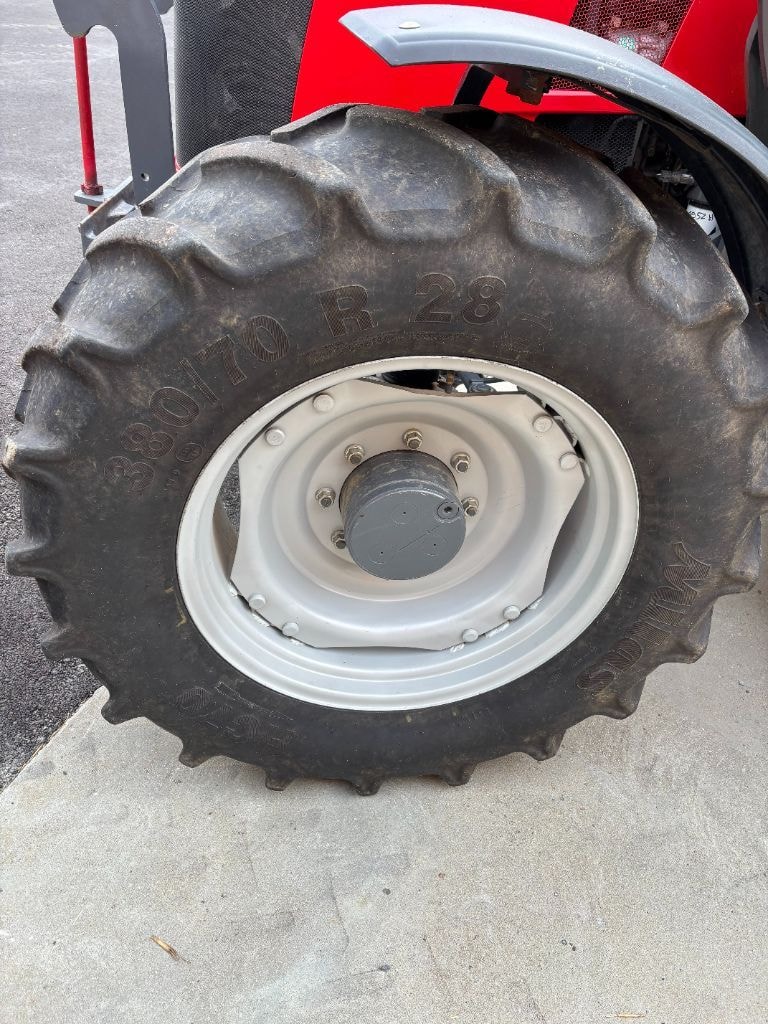 Tracteur MASSEY FERGUSON 5711 ESSENTIAL DYNA-4 - photo slide 6