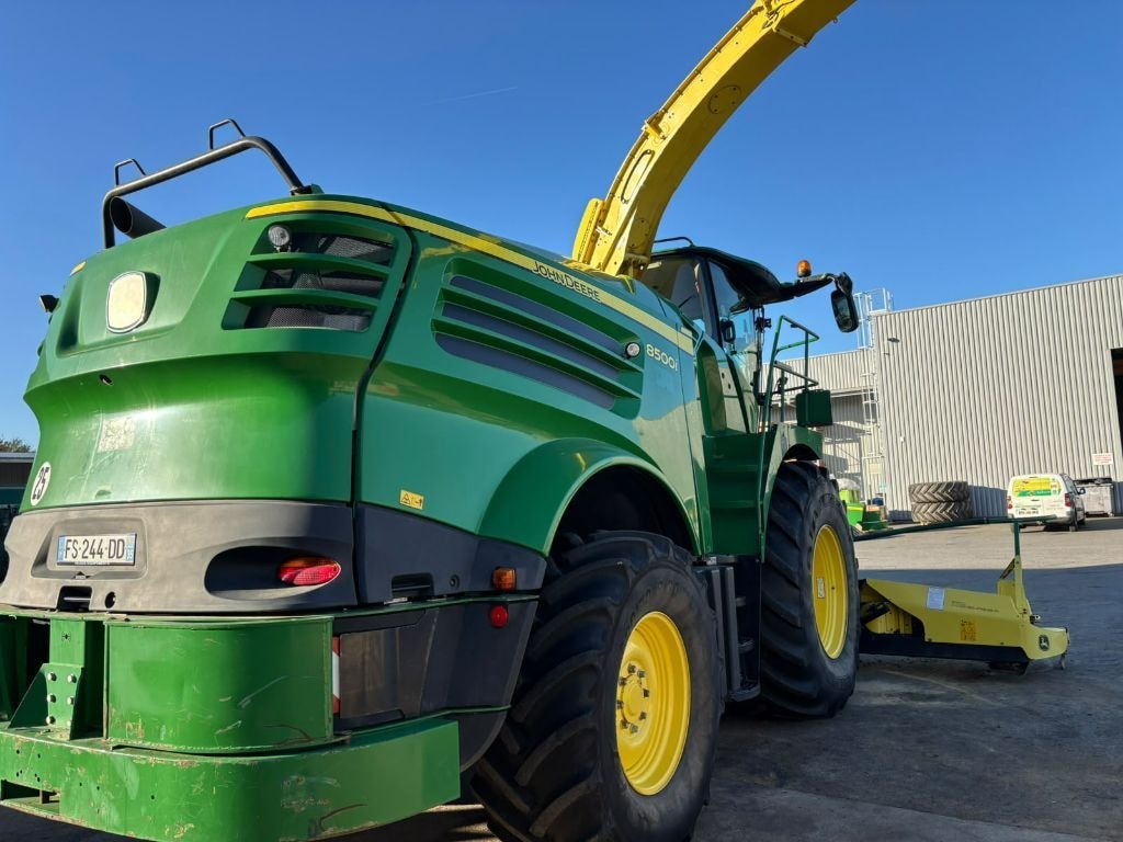 Ensileuse JOHN DEERE 8500 - photo slide 10