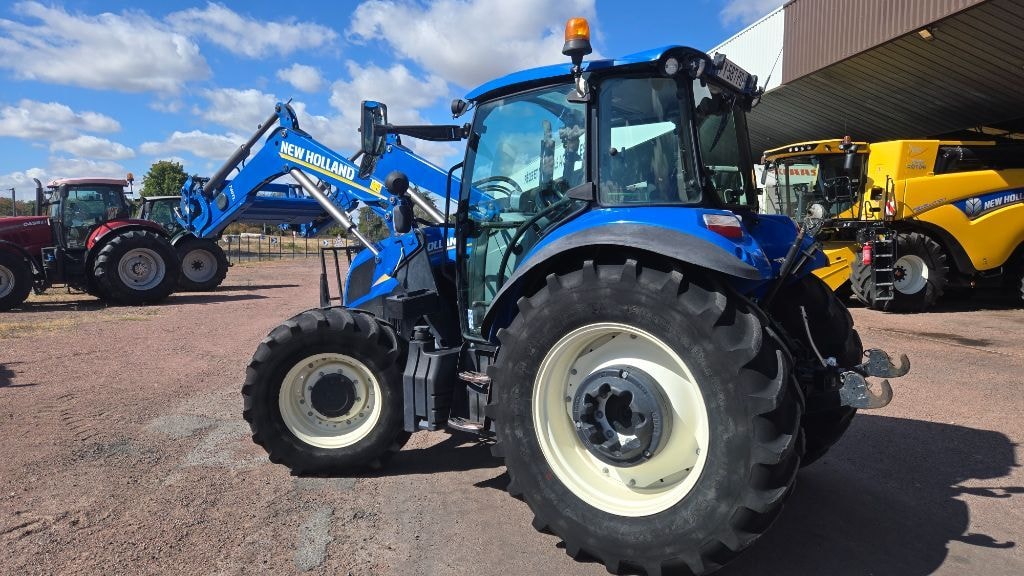 Tracteur chargeur NEW HOLLAND T5.105 DC - photo slide 7