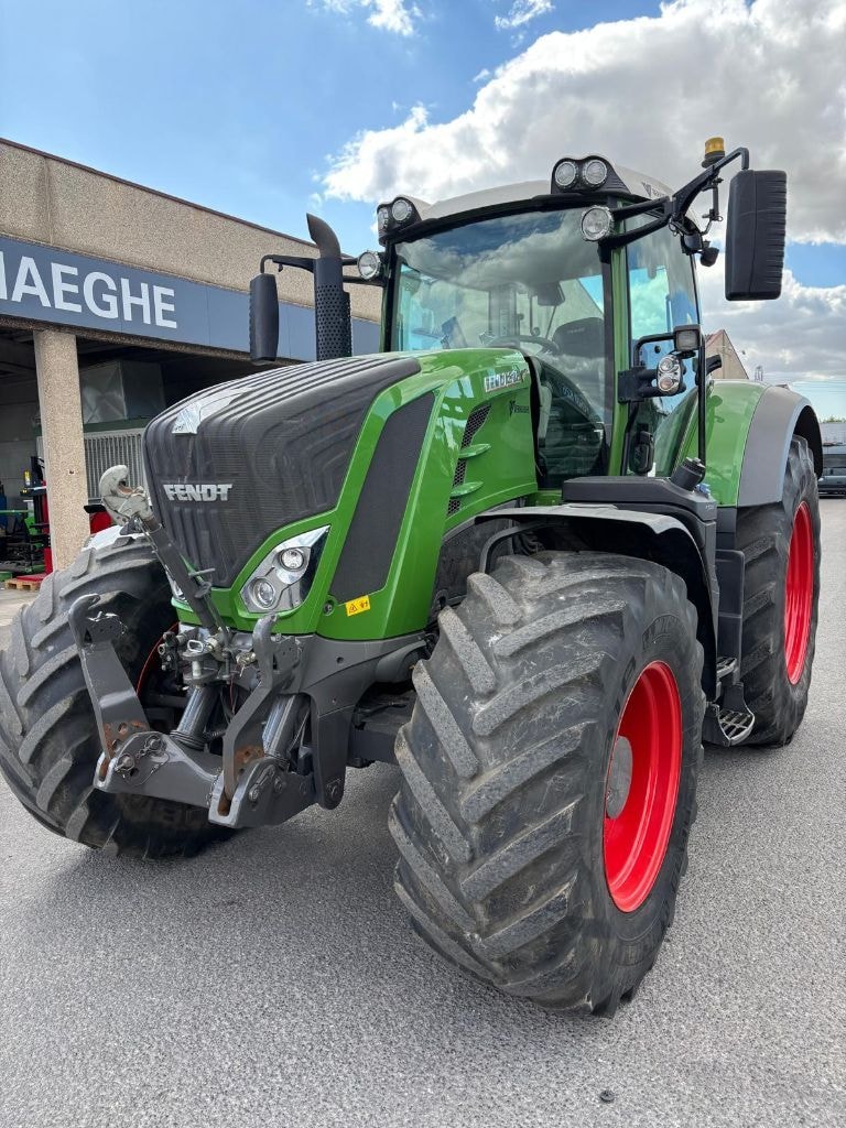 Tracteur FENDT 826 VARIO PROFI + - photo slide 2