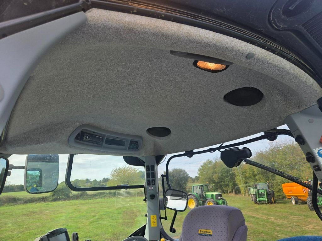 Tracteur NEW HOLLAND T7040 6.7L - photo slide 12