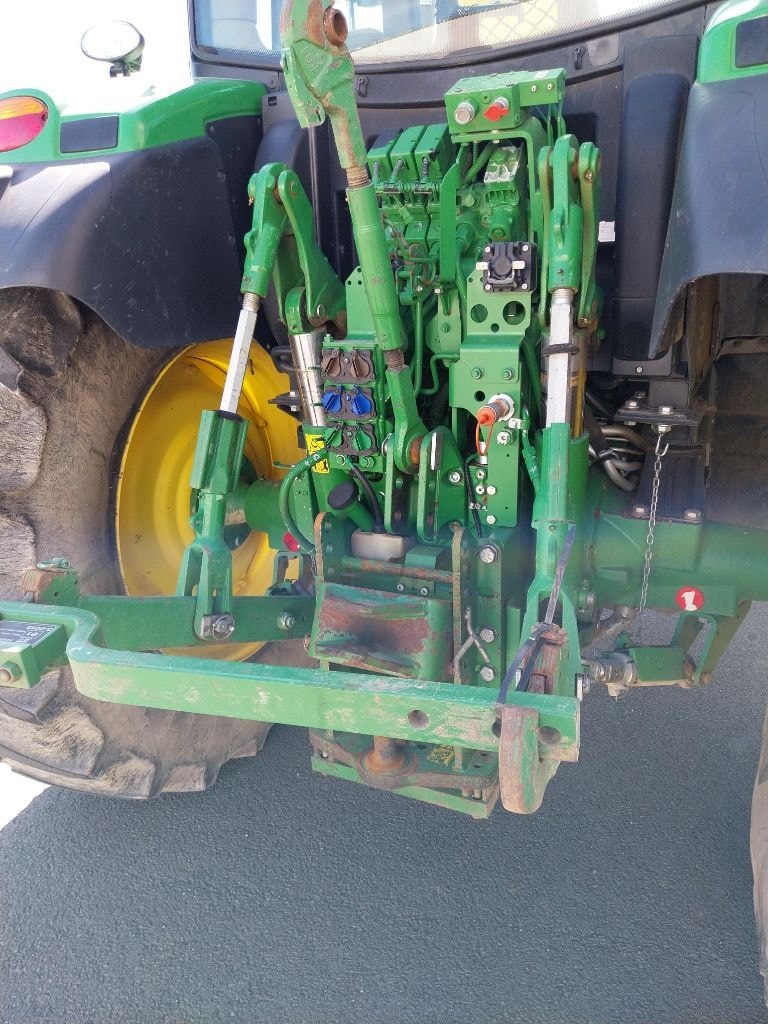 Tracteur chargeur JOHN DEERE 6135R - photo slide 12