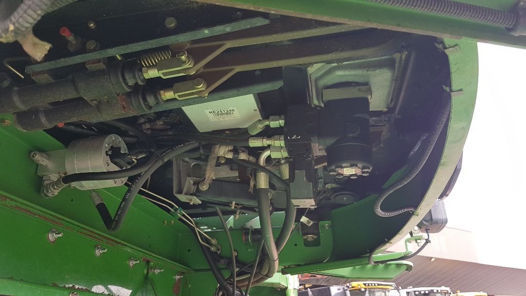 Moissonneuse JOHN DEERE C670 - photo slide 18
