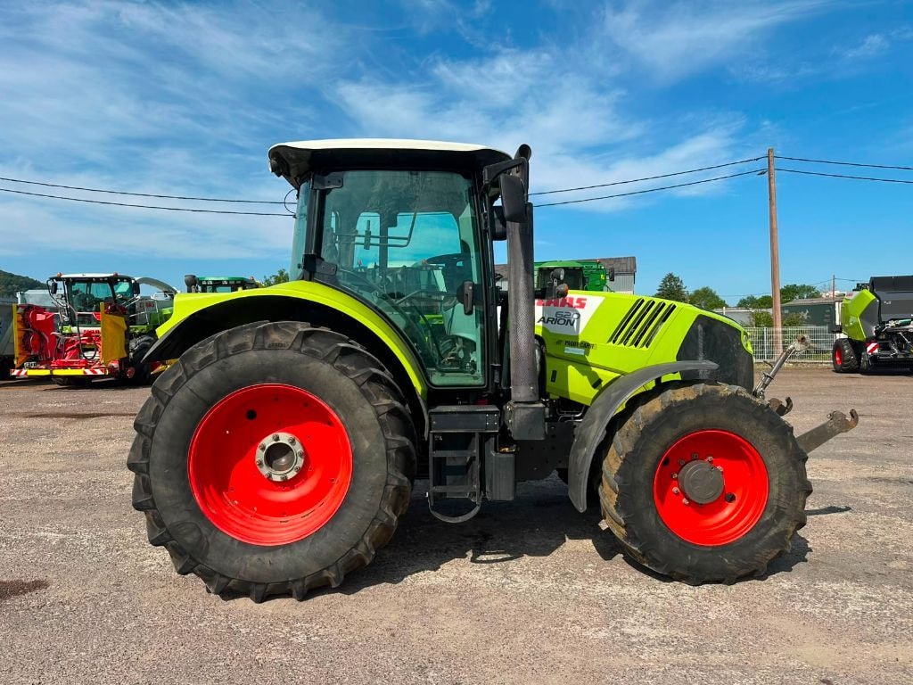 Tracteur CLAAS ARION 620 - photo slide 1