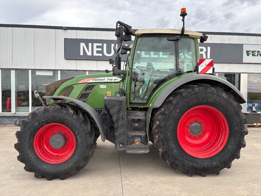 Tracteur FENDT 718 VARIO POWER - photo slide 2