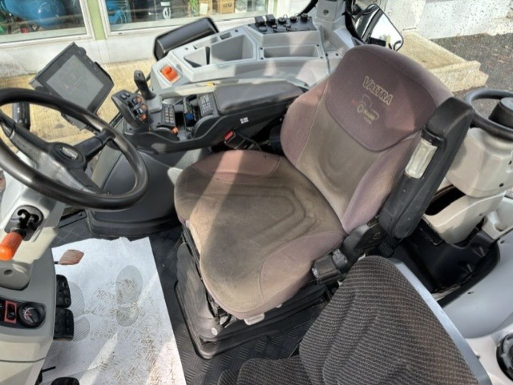 Tracteur VALTRA N174 DIRECT - photo slide 5