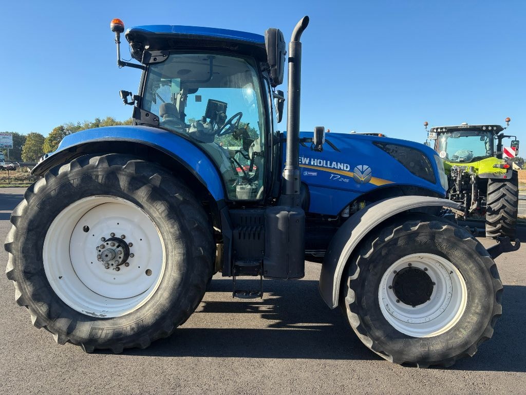 Tracteur NEW HOLLAND T7.245 - photo slide 2