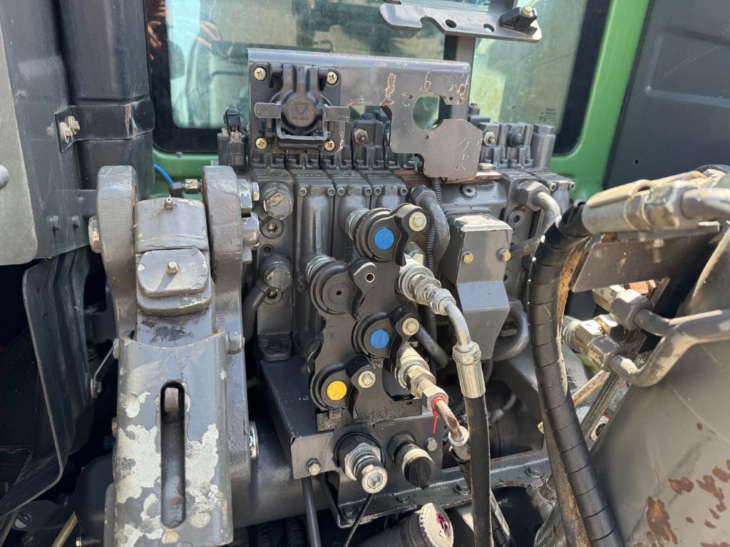Tracteur FENDT 824 VARIO PROFI + - photo slide 12