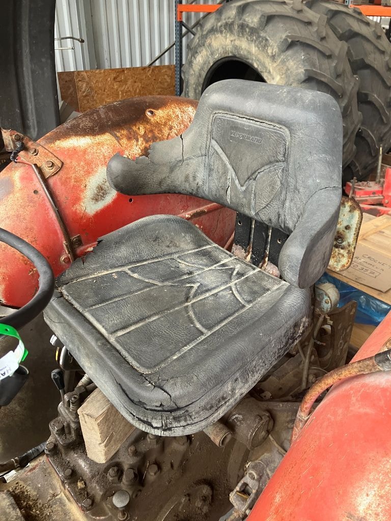 Tracteur MASSEY FERGUSON 158 - photo slide 7