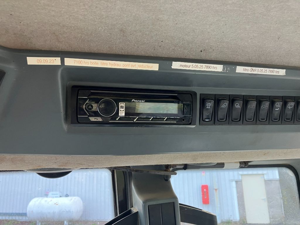 Tracteur VALTRA N 163 DIRECT - photo slide 22