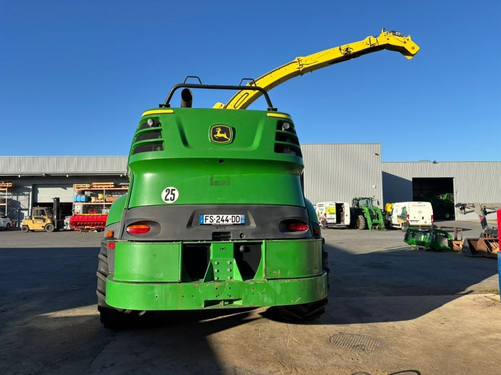 Ensileuse JOHN DEERE 8500 - photo slide 11