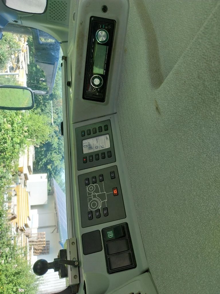 Tracteur CLAAS AXION 840 CIS - photo slide 16
