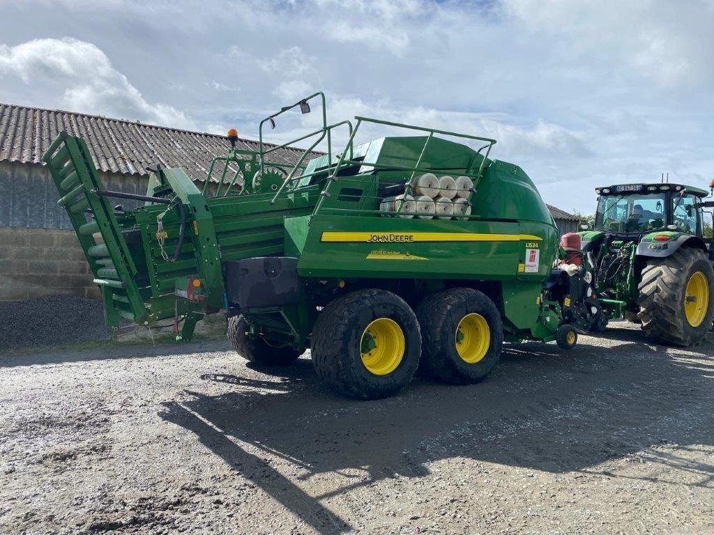 Presse haute densite JOHN DEERE L1534 - photo slide 10