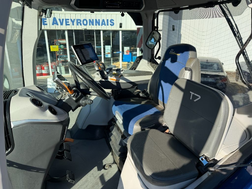 Tracteur NEW HOLLAND T7.245 AC PLMi - photo slide 9